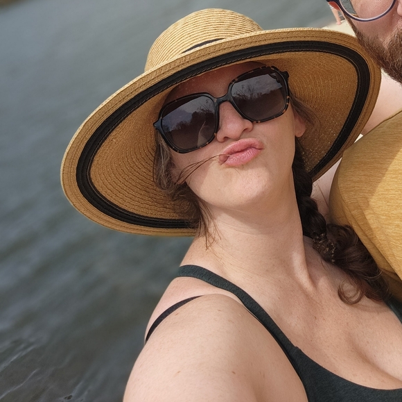 leahrebecca23
